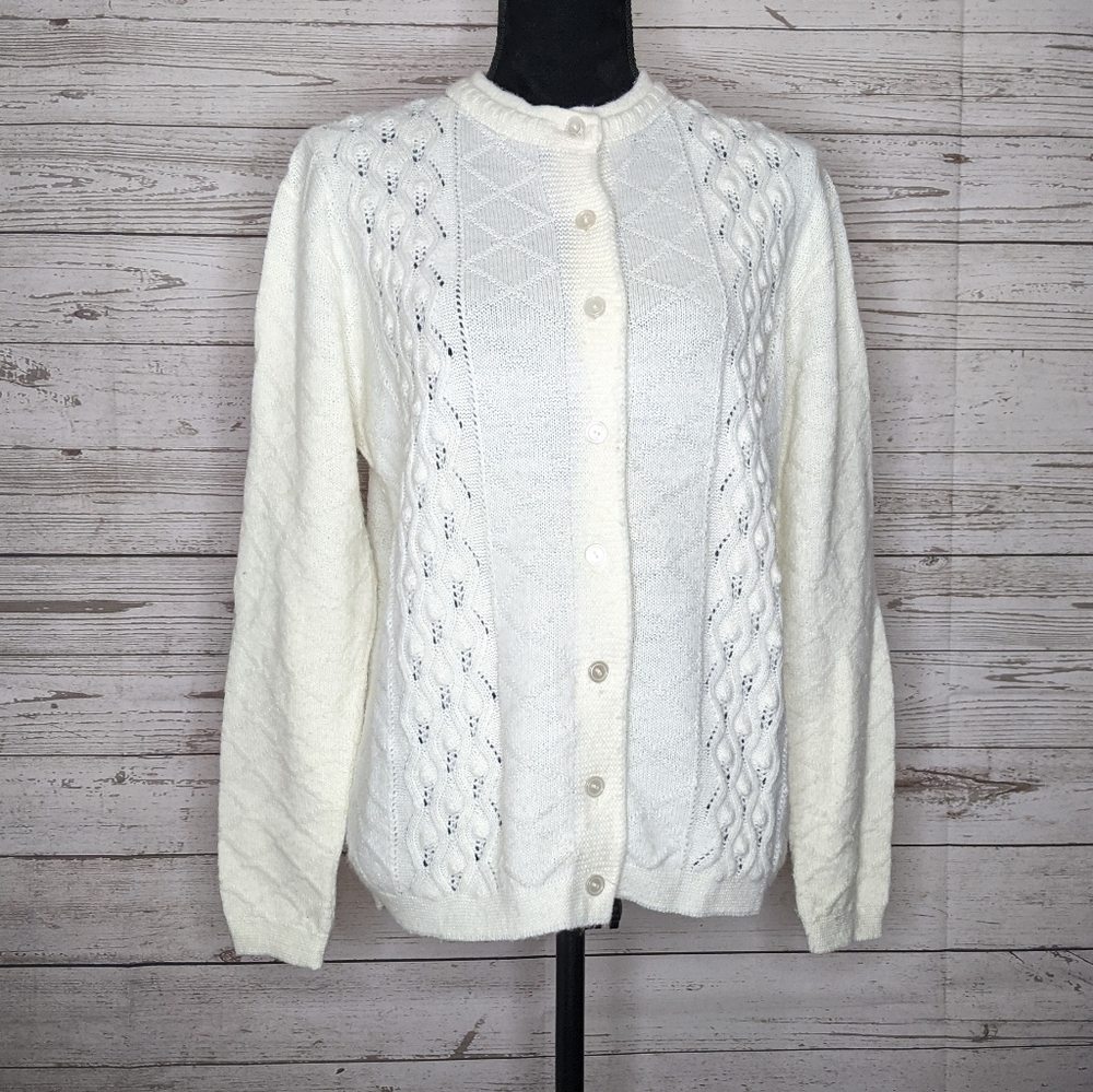 cuddle knit • 70s grannycore cardigan
